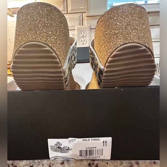 Corky Double Strap Wedge Sandals - Picture 5 of 5